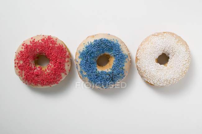 Три пончики зі зморшками — стокове фото