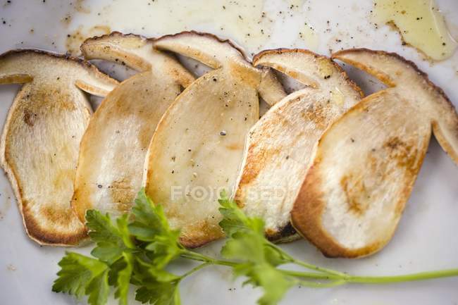 Tranches de cèpes frites — Photo de stock