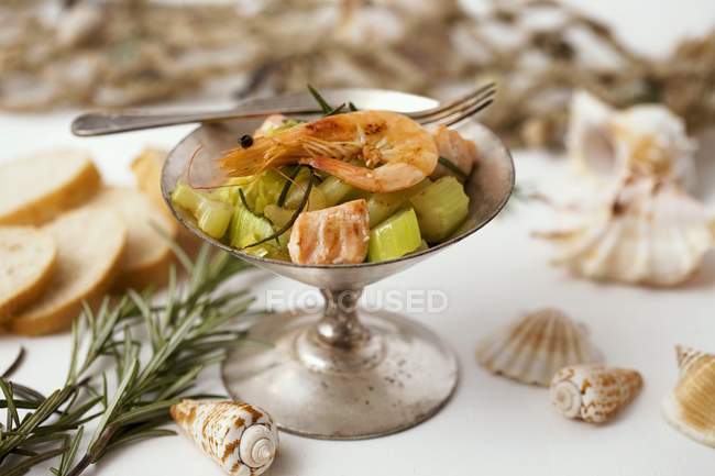 Finocchio fritto con salmone — Foto stock