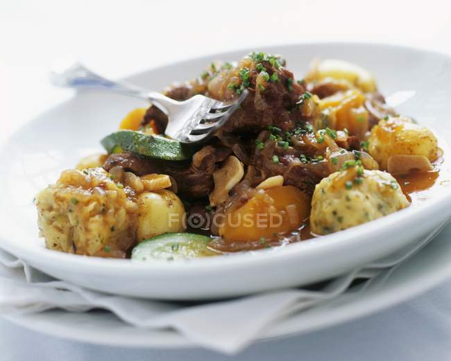 Beef and vegetable ragout — Stock Photo