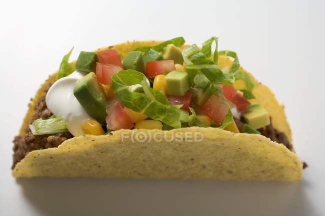 Taco mit Hackfleisch und Sahne — Stockfoto