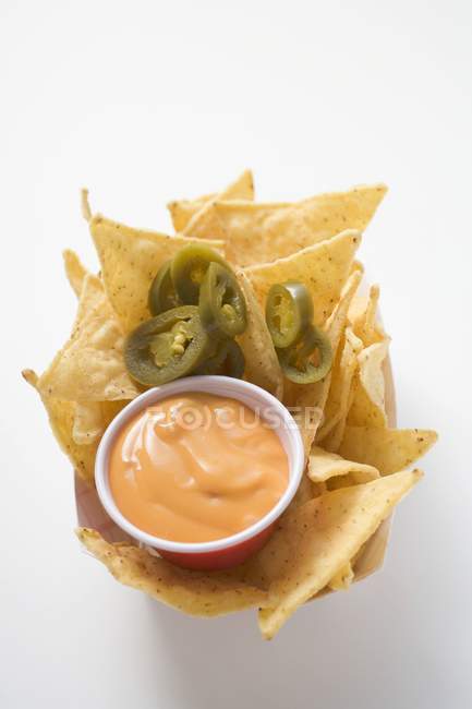 Nachos with chilli rings — Stock Photo