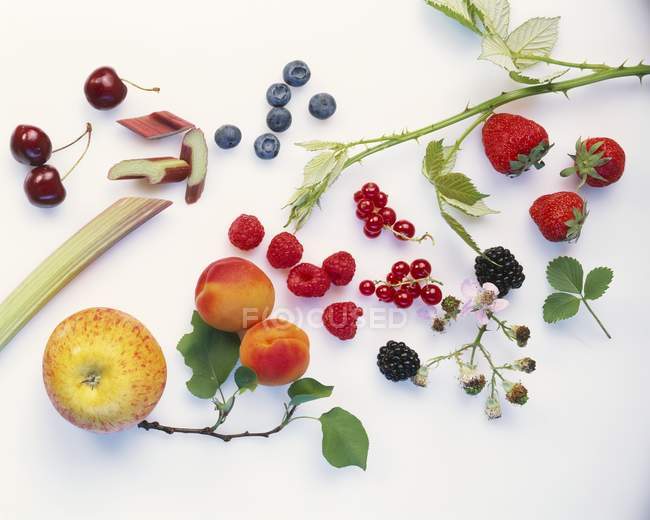 Fresh fruits and berries — Stock Photo