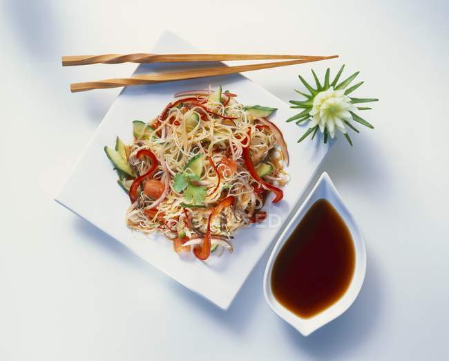 Rice noodle and vegetable salad — Stock Photo