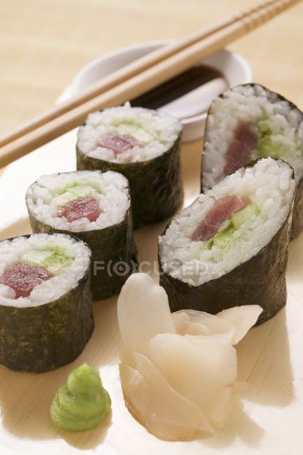 Maki sushi with tuna, ginger and wasabi — Stock Photo