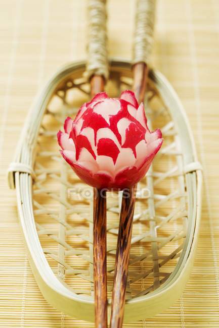 Flor de rábano en palillos - foto de stock