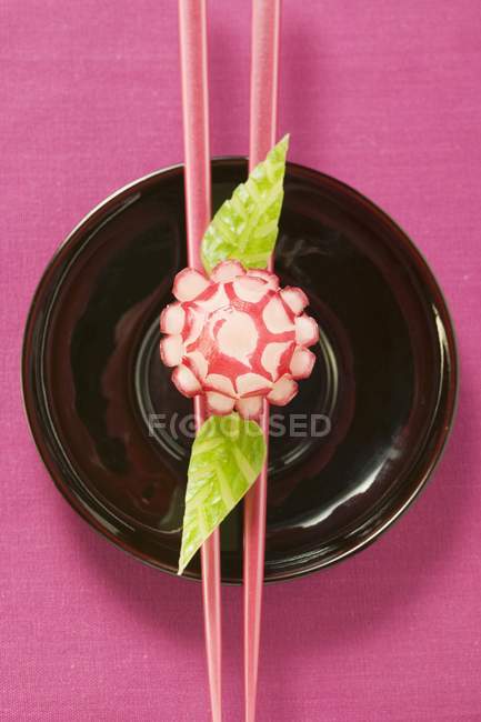 Flor de rábano en palillos - foto de stock