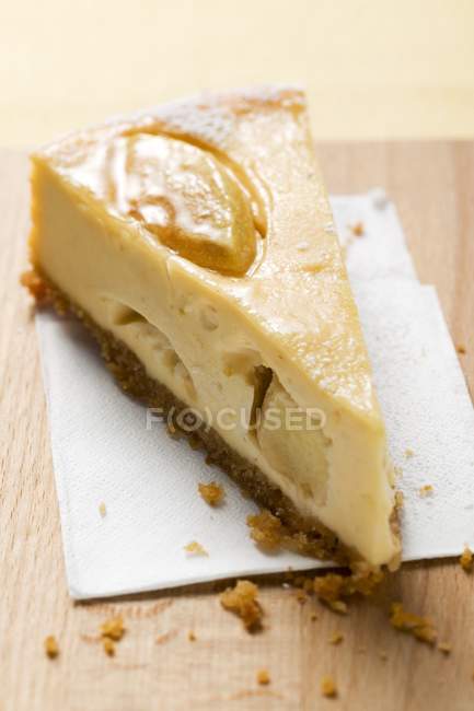 Tranche de gâteau au fromage aux pommes — Photo de stock