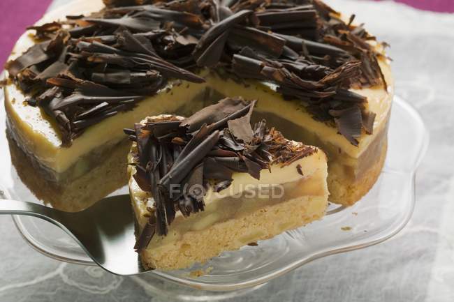 Gâteau aux pommes avec boucles au chocolat — Photo de stock