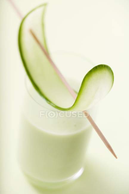 Cucumber drink with mint leaf — Stock Photo
