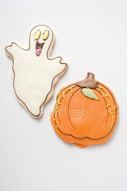 Два печенья на Хэллоуин — стоковое фото