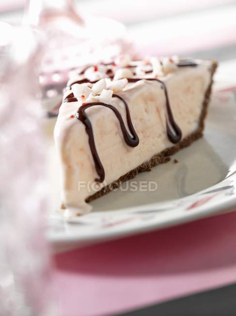 Slice of Ice Cream Pie with Chocolate Drizzles — Stock Photo