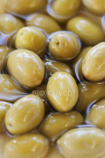 Мариновані оливки — стокове фото