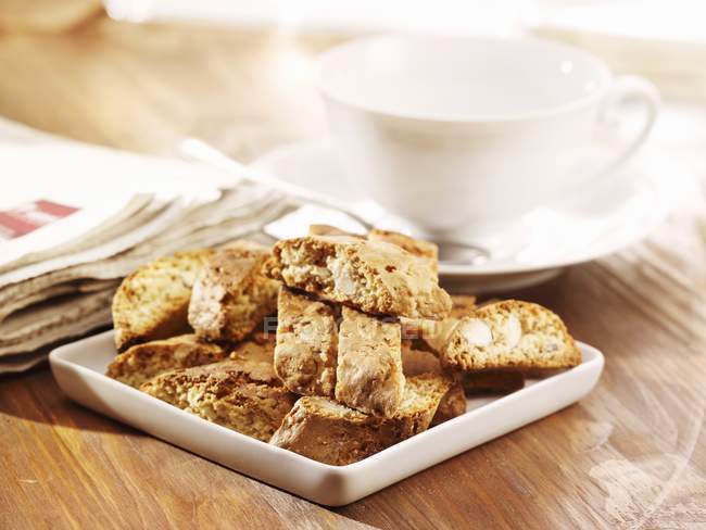 Almond biscuits on tray — Stock Photo