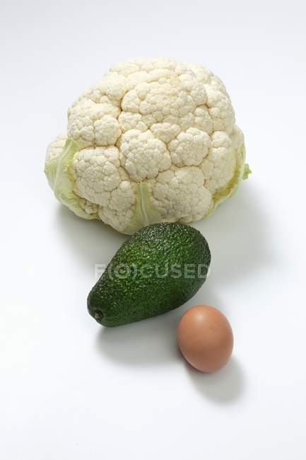 Cauliflower with avocado and egg — Stock Photo