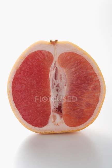 Полурозовый грейпфрут — стоковое фото