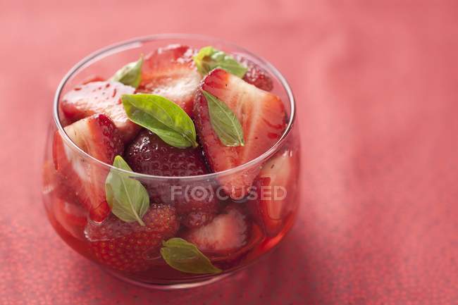 Strawberry salad with basil — Stock Photo