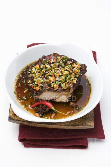 Veau rôti de style asiatique — Photo de stock