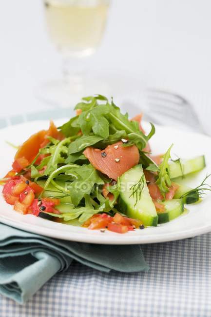 Fresh salad with salmon — Stock Photo