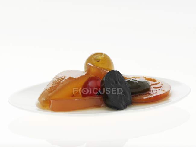 Vista close-up de molho de frutas Mostarda na placa branca — Fotografia de Stock