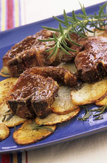 Grilled Lamb chops with rosemary — Stock Photo