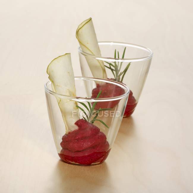 Beetroot mousse with rosemary leaves — Stock Photo