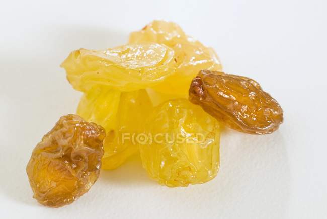Heap of Golden Raisins — Stock Photo