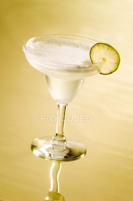 Margarita en verre à cocktail — Photo de stock