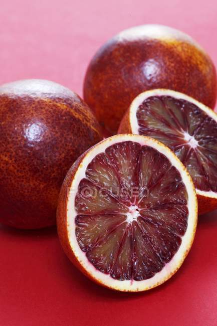 Sliced blood oranges — Stock Photo