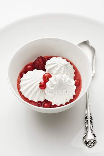 Raspberry sauce in bowl — Stock Photo