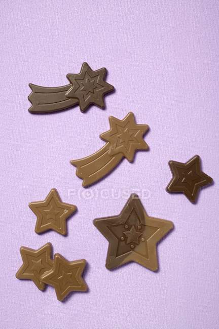 Estrellas de chocolate negro - foto de stock