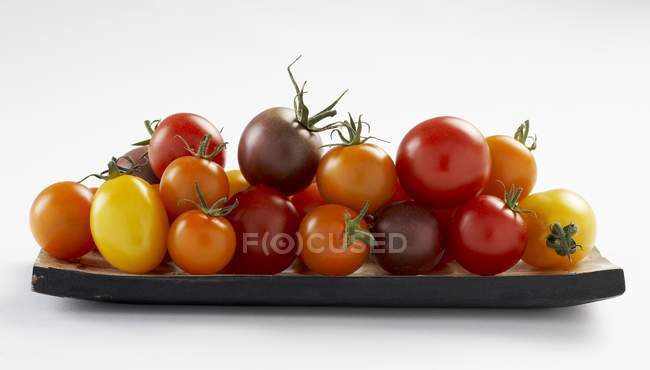 Tomates de différentes couleurs — Photo de stock