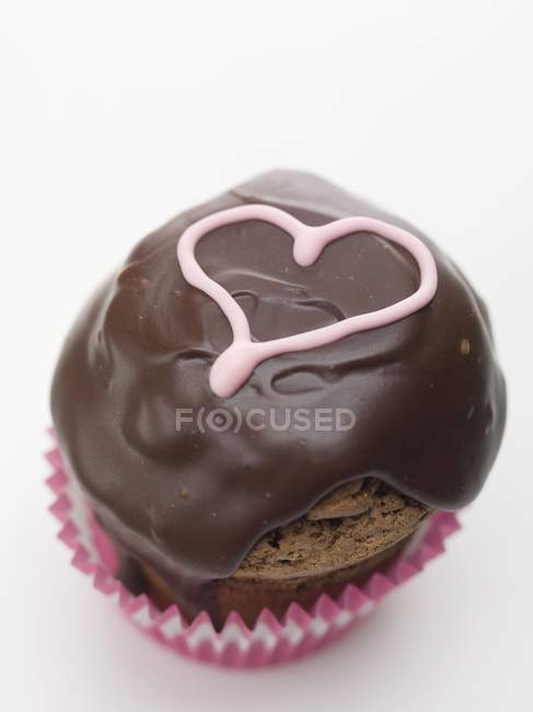 Cupcake com cobertura de chocolate — Fotografia de Stock