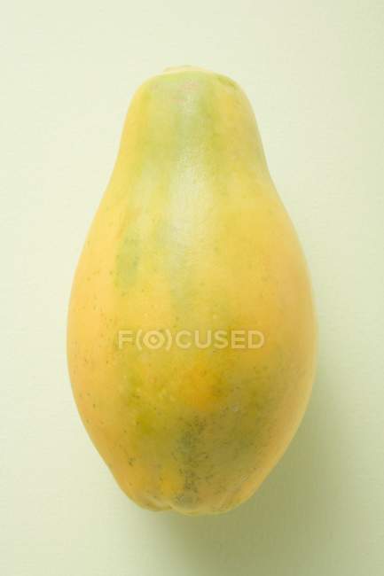 Fresh ripe papaya — Stock Photo