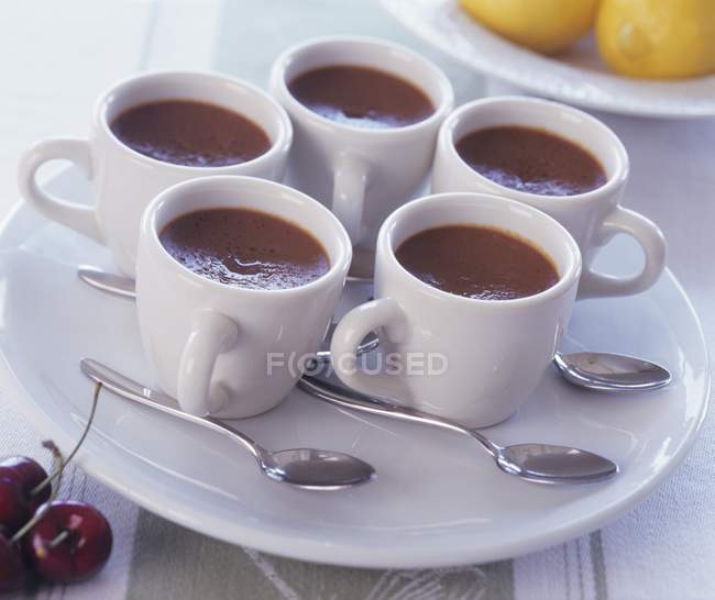 Chocolate mousse in coffee cups — Stock Photo
