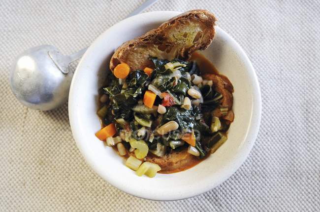 Black cabbage and stew — Stock Photo