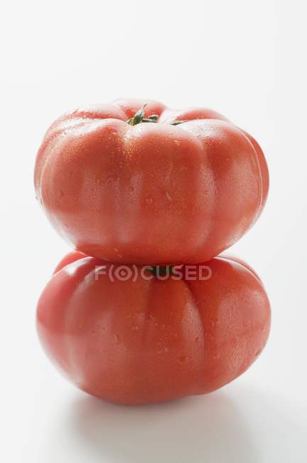 Dois tomates de bife — Fotografia de Stock