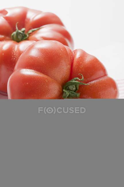 Deux tomates Beefsteak — Photo de stock