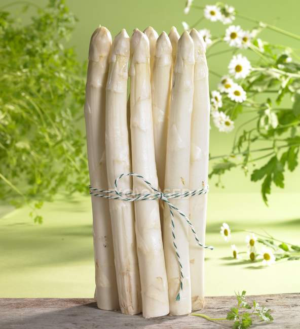 Nature morte des asperges blanches — Photo de stock