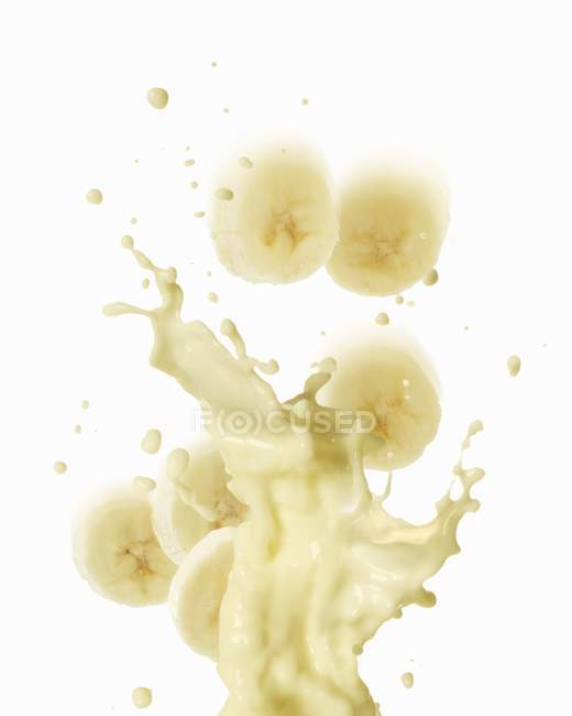 Éclaboussure de jus de banane — Photo de stock