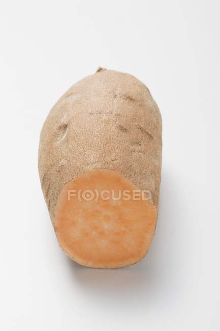 Свіжа солодка картопля нарізана — стокове фото