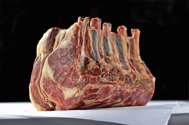 Costela crua de carne de bovino — Fotografia de Stock