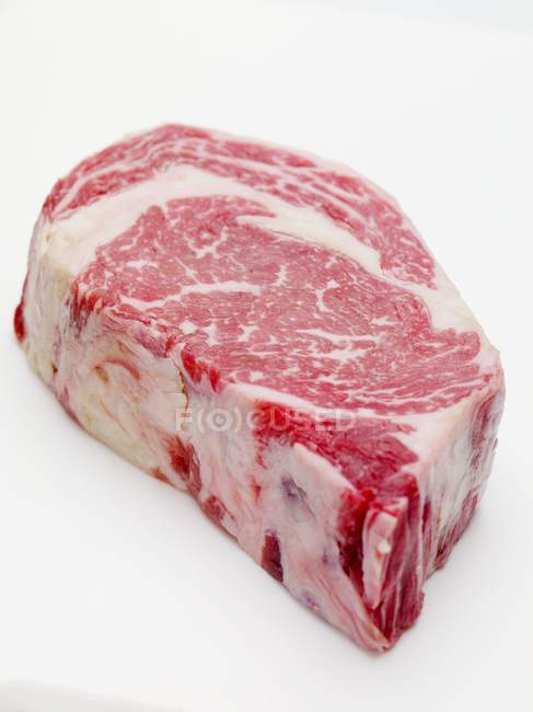 Rohes frisches Beefsteak — Stockfoto