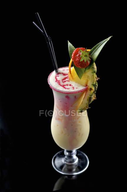 Cocktail di frutta esotica — Foto stock