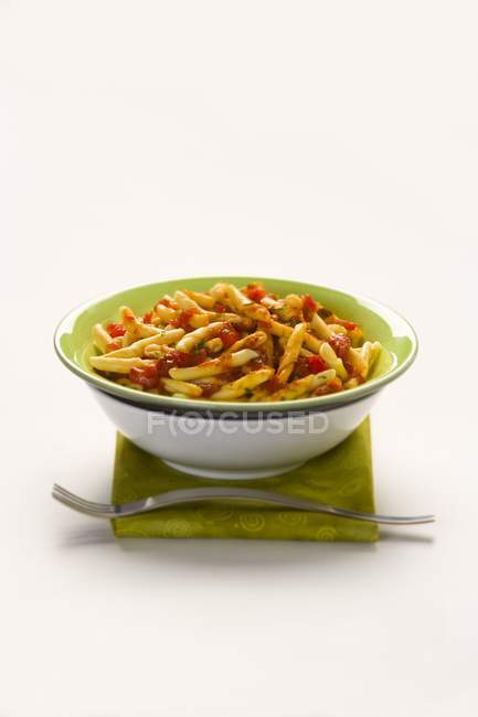 Pasta di penne con salsa di pomodoro — Foto stock