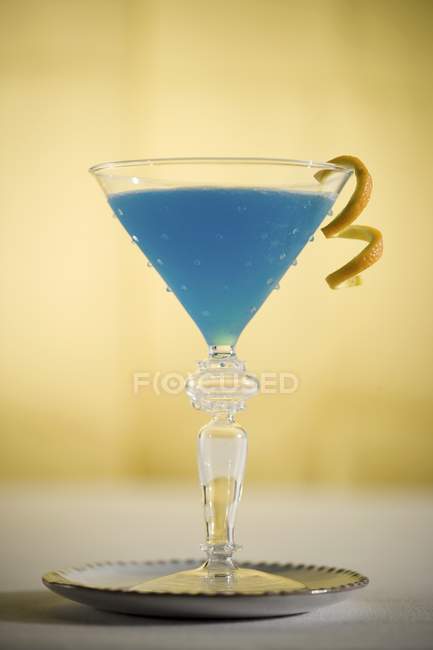 Blue Cocktail with Citrus Garnish — Stock Photo