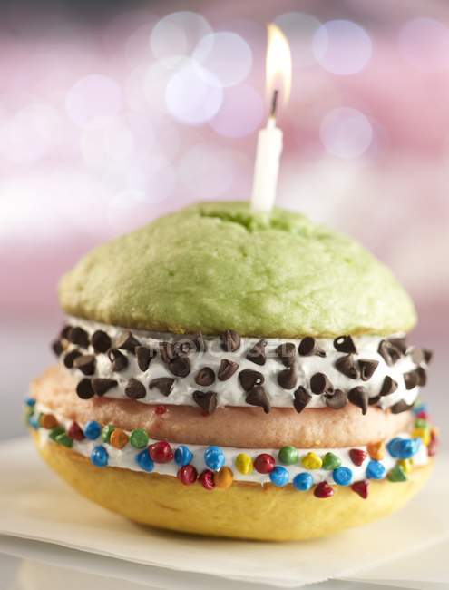 Torta Whoopie di compleanno a due piani — Foto stock