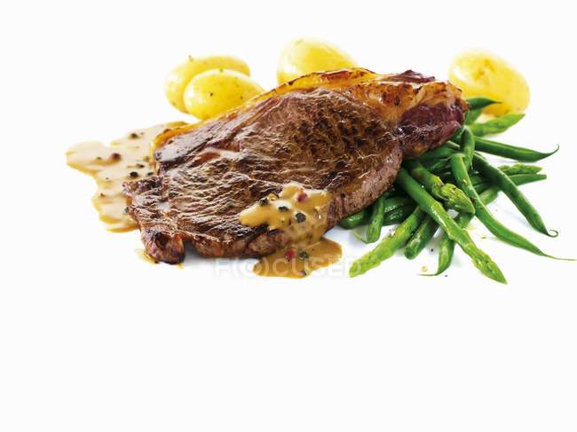 Steak de surlonge avec sauce — Photo de stock