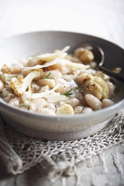 Cannellini Bean and Cauliflower Stew — Stock Photo