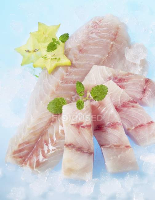 Filetti di pesce persico Victoria freschi — Foto stock